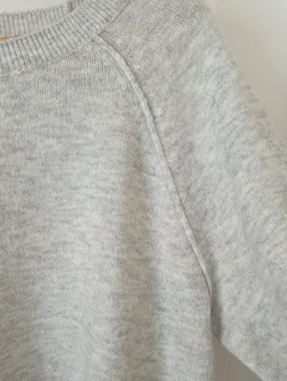 Vince Camuto Heather Gray Raglan Crewneck Sweater Size S Like New - Picture 8 of 14